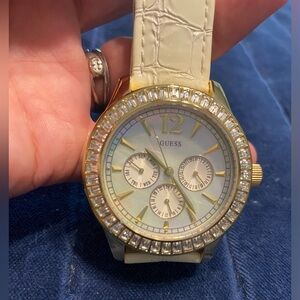 Vintage Guess Water Pro U13535L4 Stainless Steel Back Ladies Watch